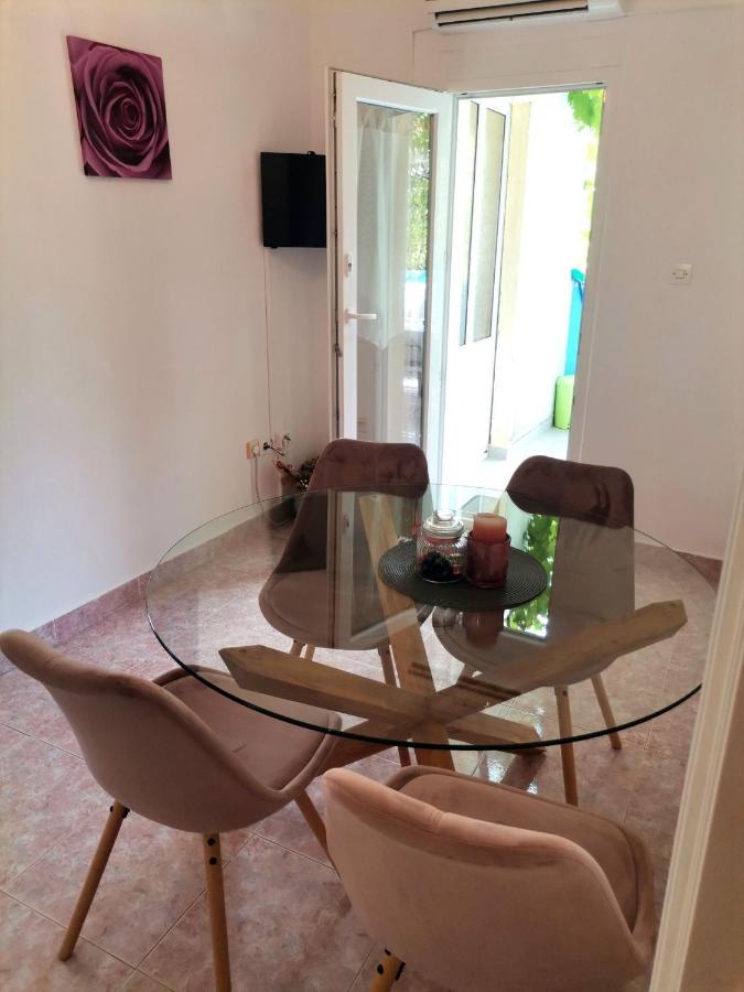 Family Friendly Apartments With A Swimming Pool Supetarska Draga - Donja, Rab - 2019 エクステリア 写真