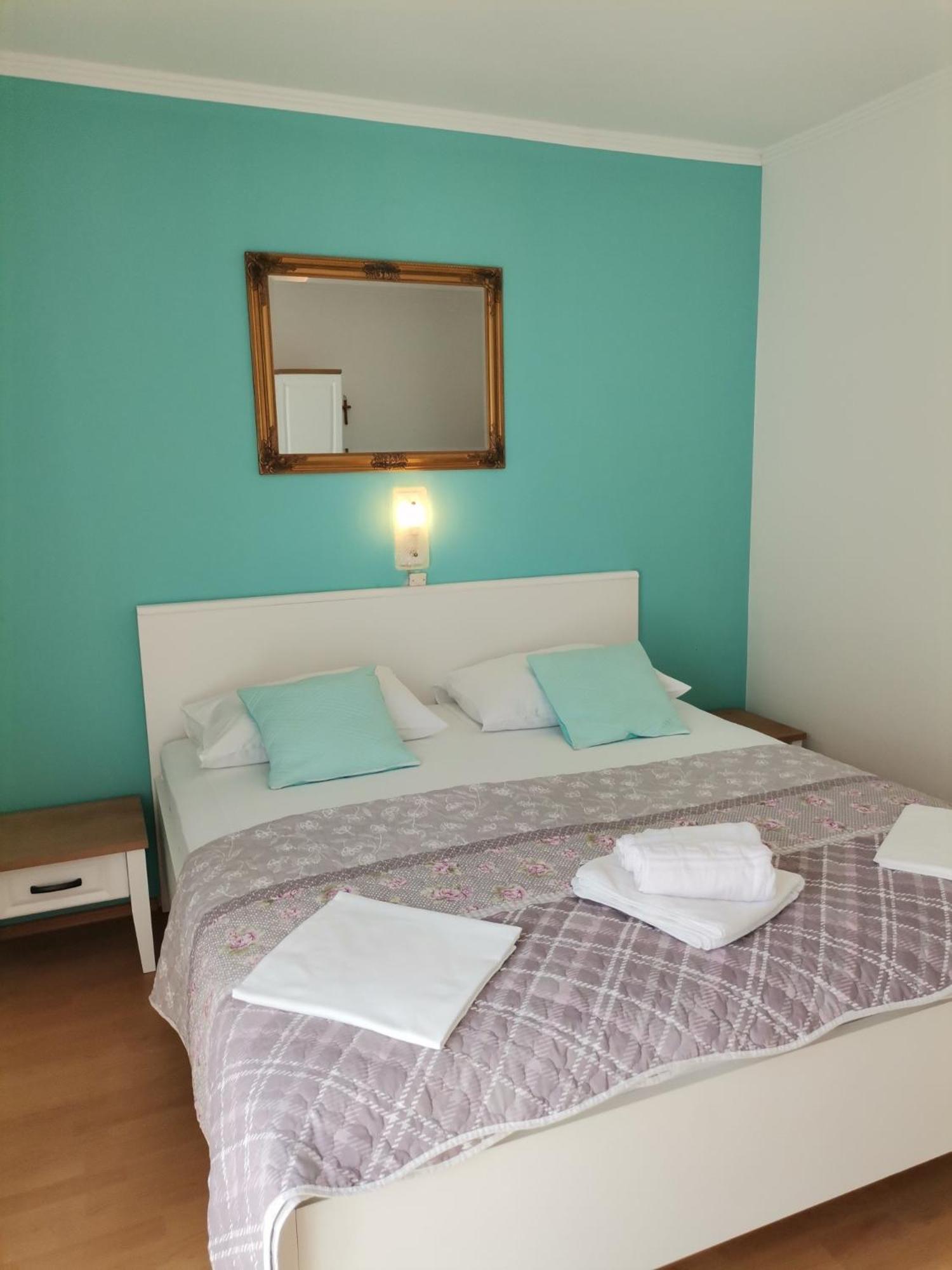 Family Friendly Apartments With A Swimming Pool Supetarska Draga - Donja, Rab - 2019 部屋 写真