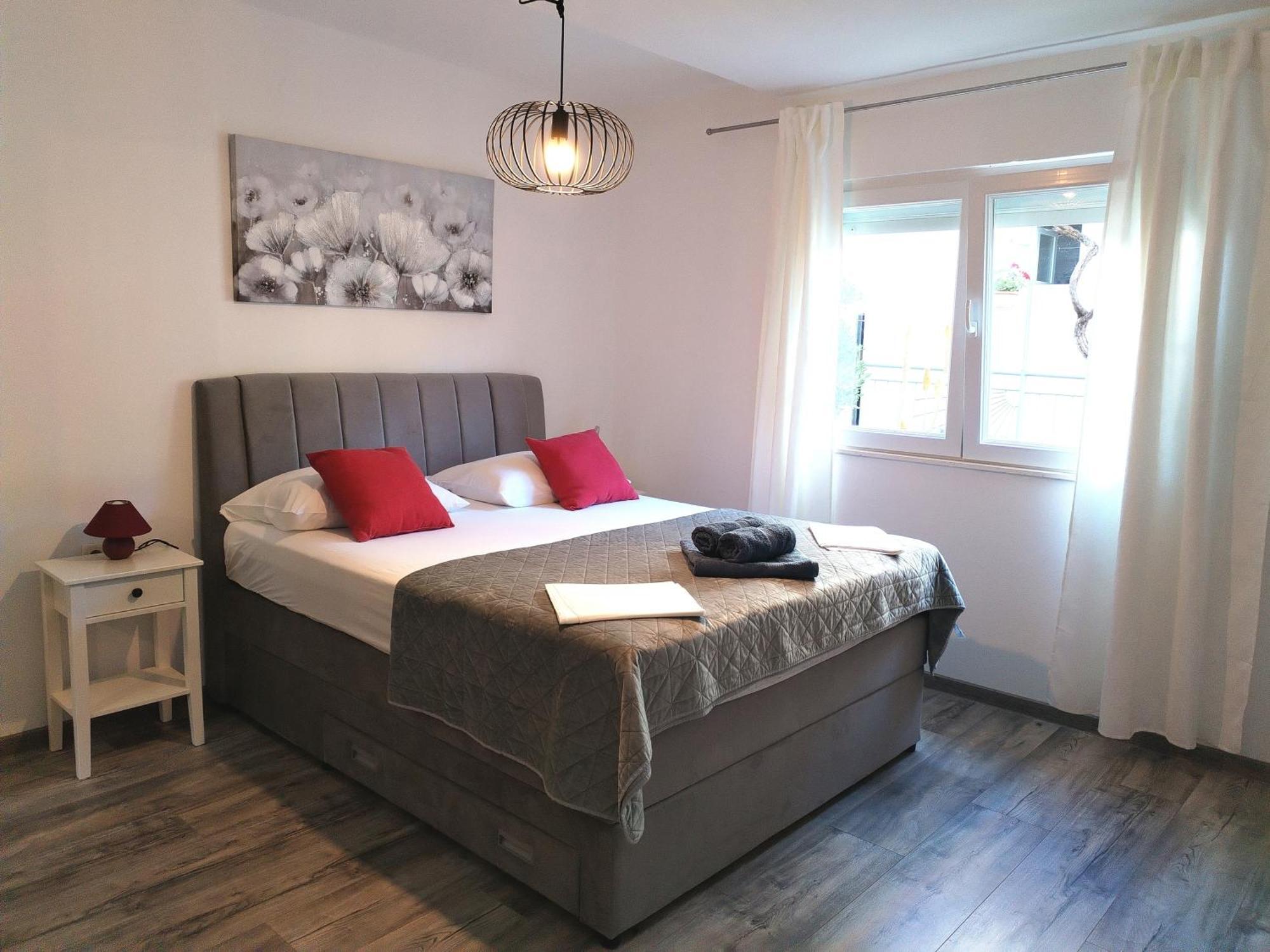 Family Friendly Apartments With A Swimming Pool Supetarska Draga - Donja, Rab - 2019 エクステリア 写真